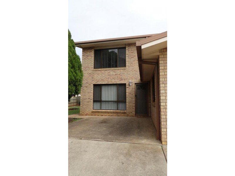 1/251 HERRIES STREET, Newtown QLD 4305