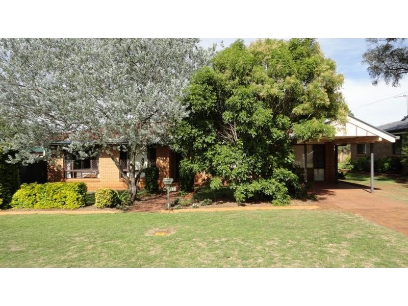 55 JENNIFER CRESCENT, Darling Heights QLD 4350