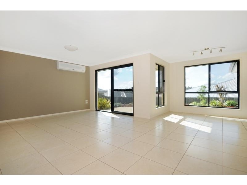 17 Horrocks Crescent, Kearneys Spring QLD 4350