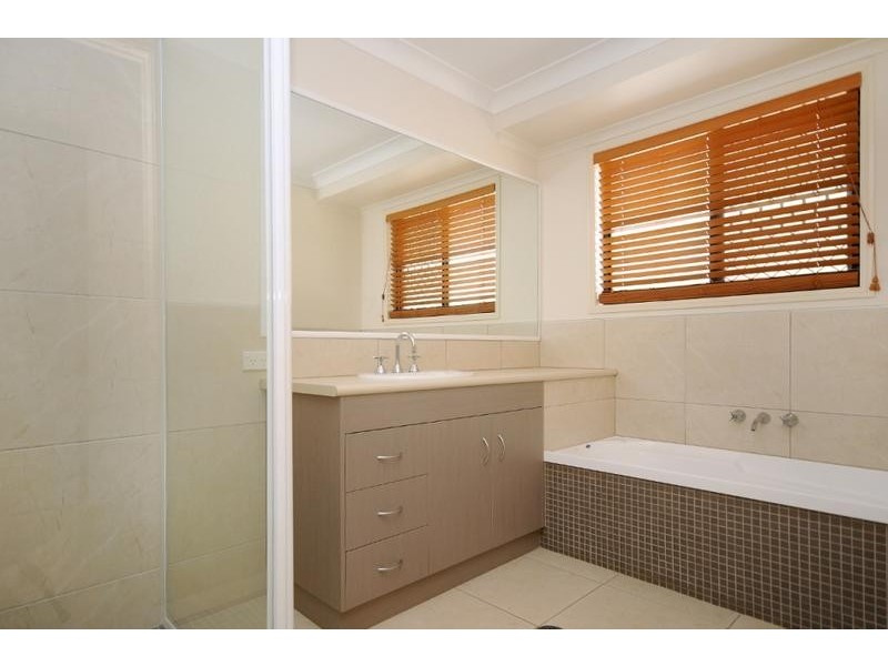 17 Horrocks Crescent, Kearneys Spring QLD 4350