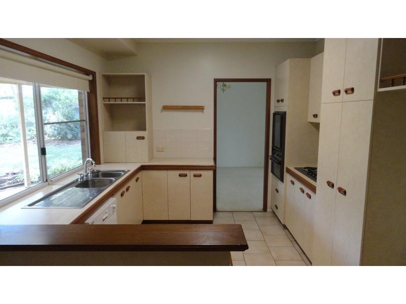 2 RADIATA COURT, Darling Heights QLD 4350