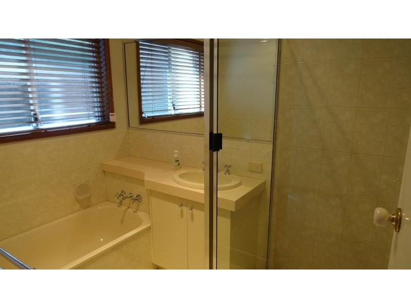 2 RADIATA COURT, Darling Heights QLD 4350