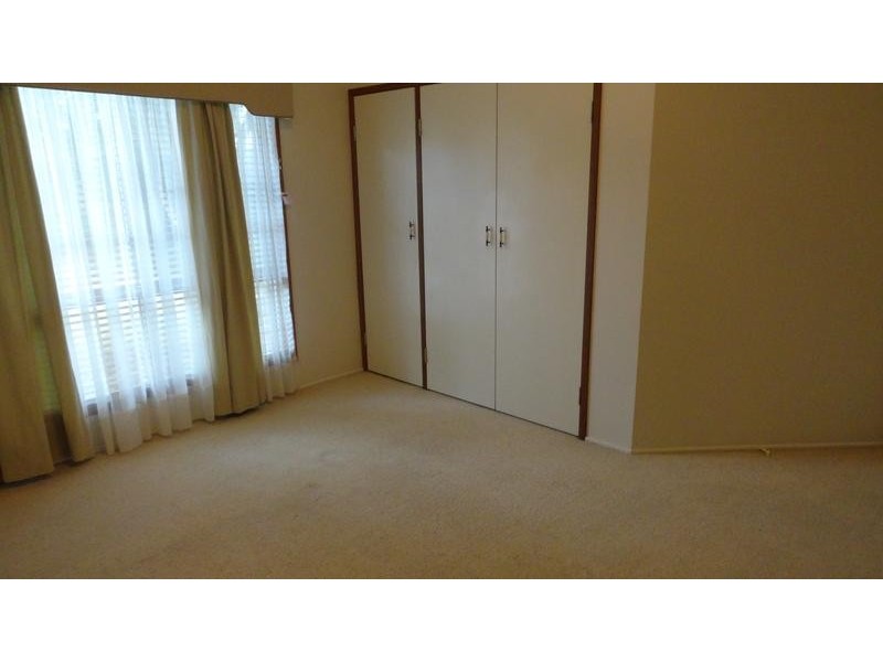 2 RADIATA COURT, Darling Heights QLD 4350