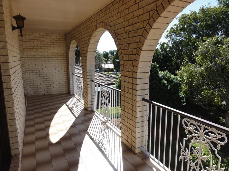 9 Marguerita Court, Centenary Heights QLD 4350