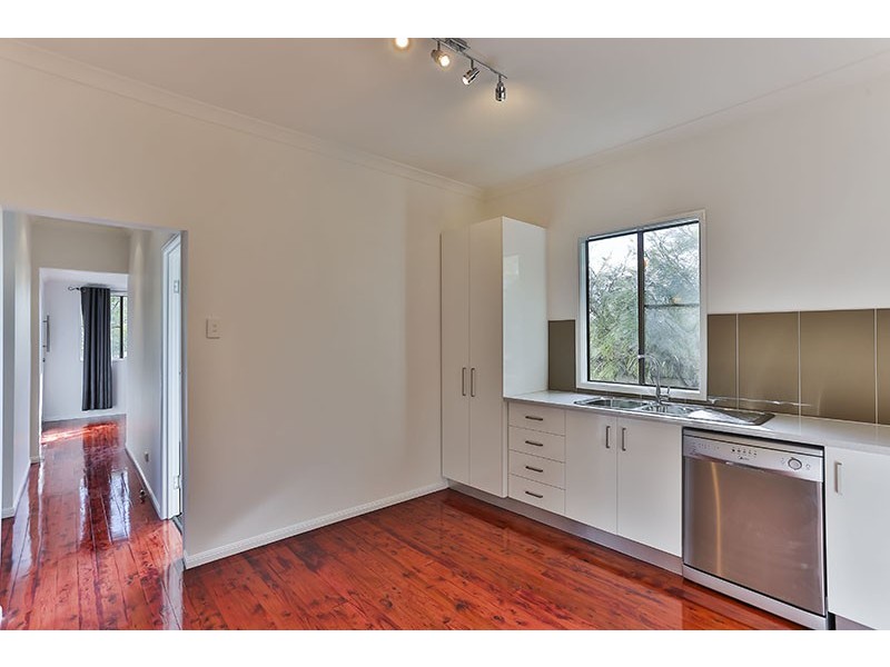 66 Gordon Avenue, Newtown QLD 4350