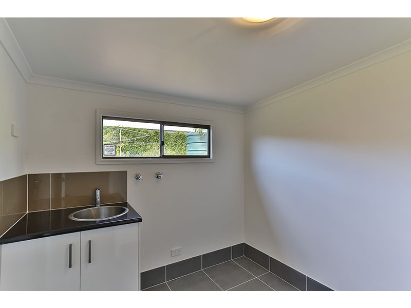66 Gordon Avenue, Newtown QLD 4350