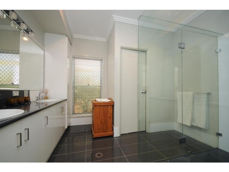 16 Pelican Drive, Rangeville QLD 4350