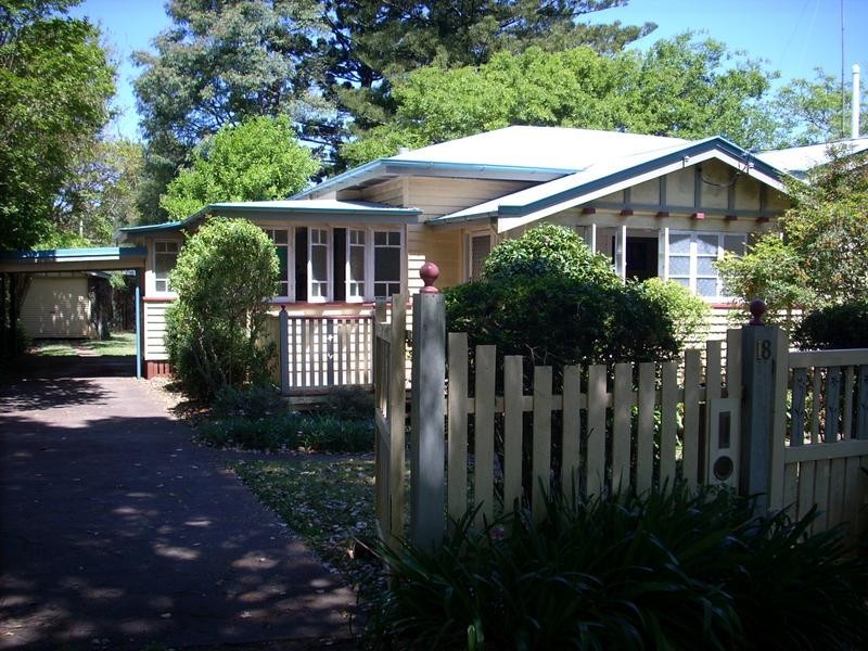 18 HERRIES STREET, East Toowoomba QLD 4350