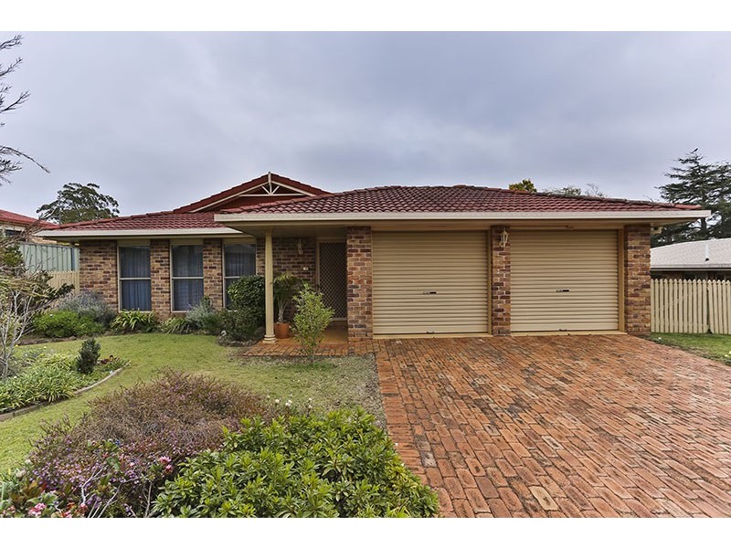 7 Roslyn Street, Centenary Heights QLD 4350