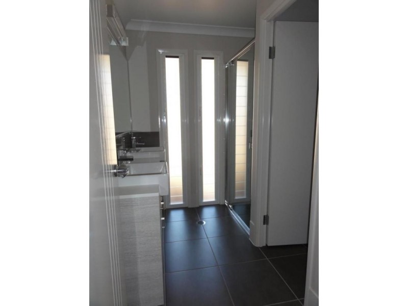 17 Brimblecombe, Middle Ridge QLD 4350