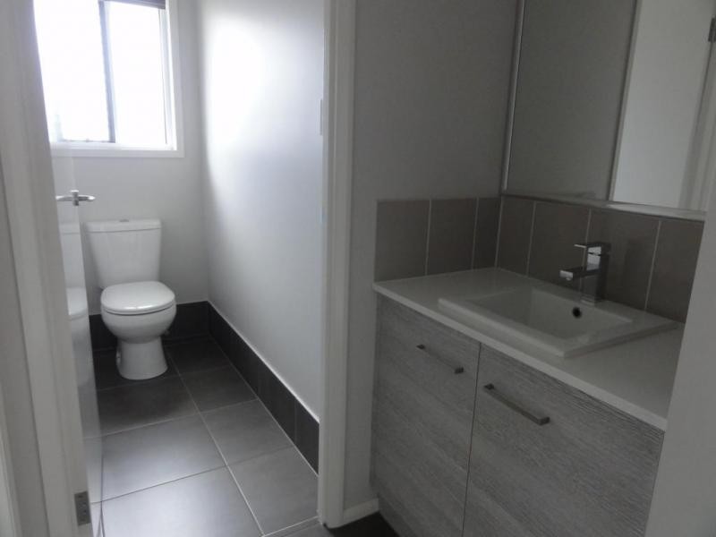 17 Brimblecombe, Middle Ridge QLD 4350