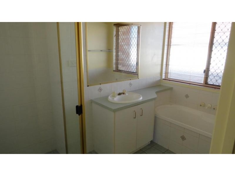 27 Paddington Court, Middle Ridge QLD 4350