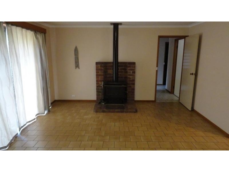 8 CAMERON CRESCENT, Glenvale QLD 4350