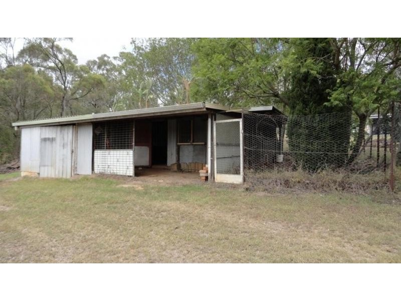 8 CAMERON CRESCENT, Glenvale QLD 4350