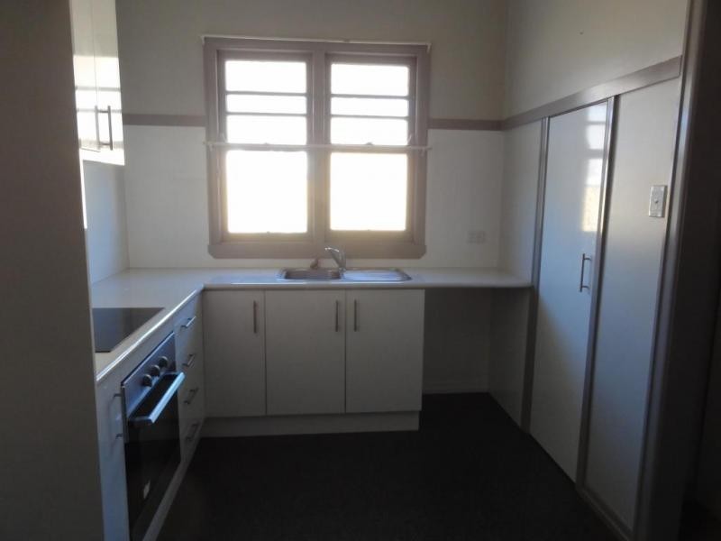 27 Blackdown Street, Harristown QLD 4350