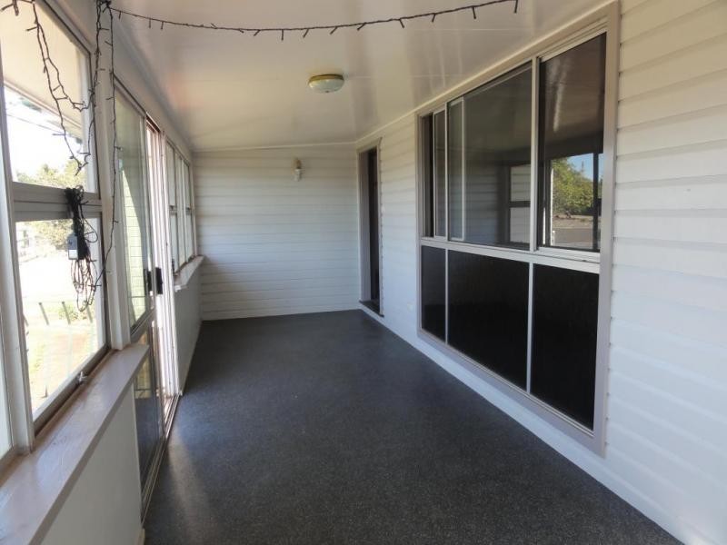 27 Blackdown Street, Harristown QLD 4350