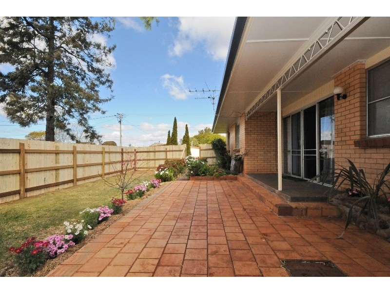 9 Doherty Street, Rockville QLD 4350