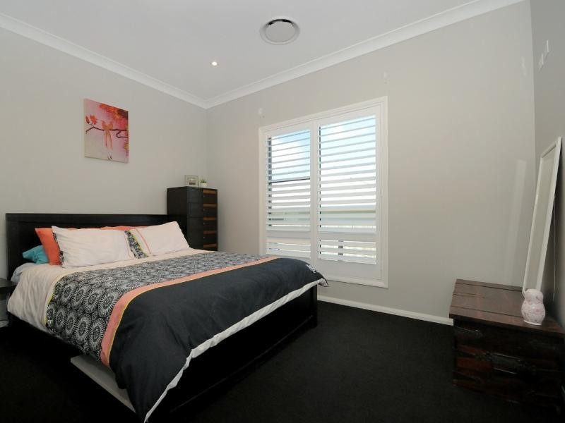 9 Blades Court, Middle Ridge QLD 4350