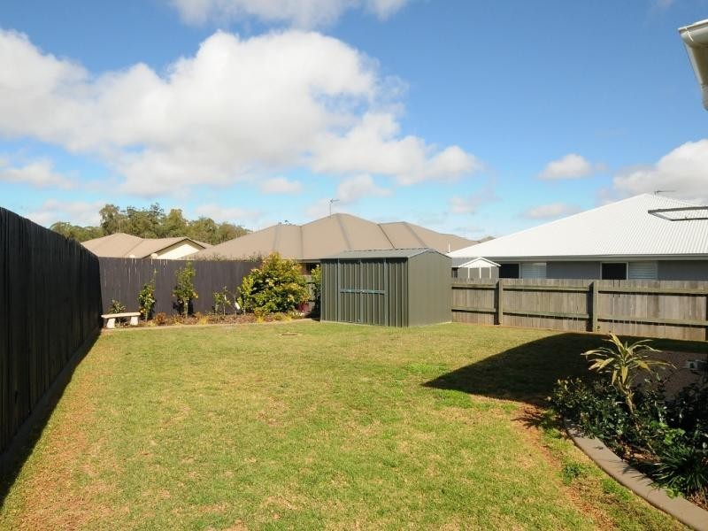 9 Blades Court, Middle Ridge QLD 4350