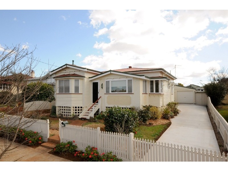 9 Vacy Street, Newtown QLD 4350
