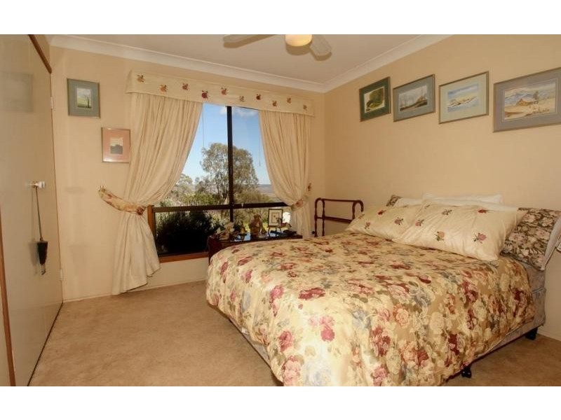 15 Rowland Court, Gowrie Mountain QLD 4350