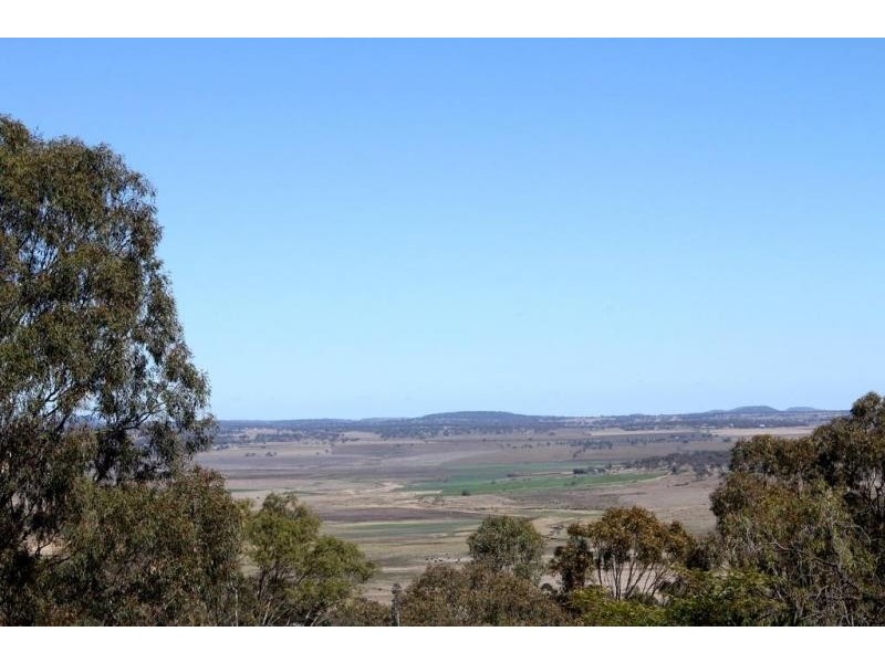 15 Rowland Court, Gowrie Mountain QLD 4350