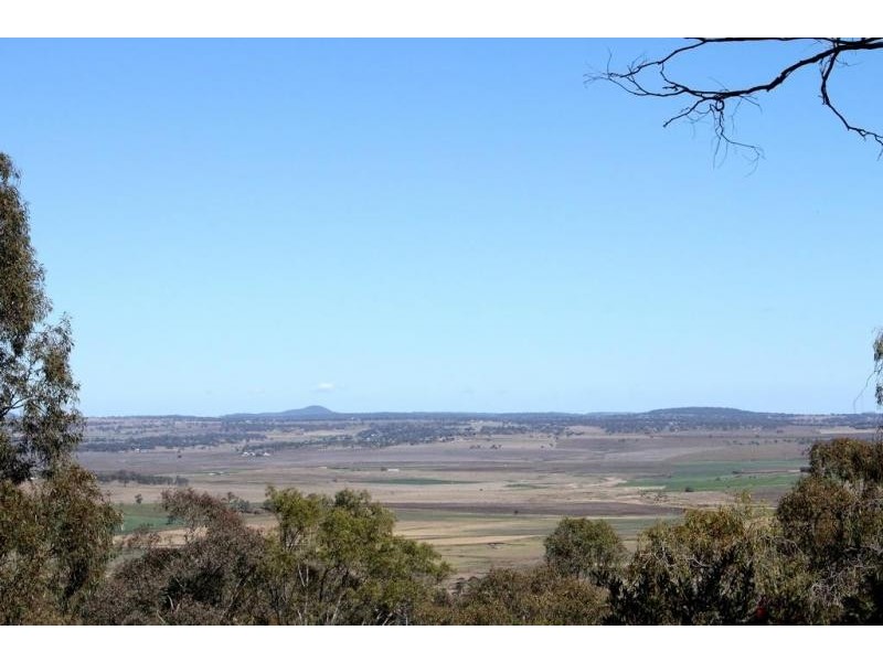15 Rowland Court, Gowrie Mountain QLD 4350