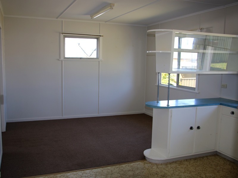 2 Canberra Street, Harristown QLD 4350