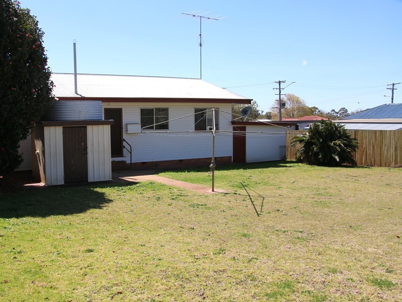2 Canberra Street, Harristown QLD 4350
