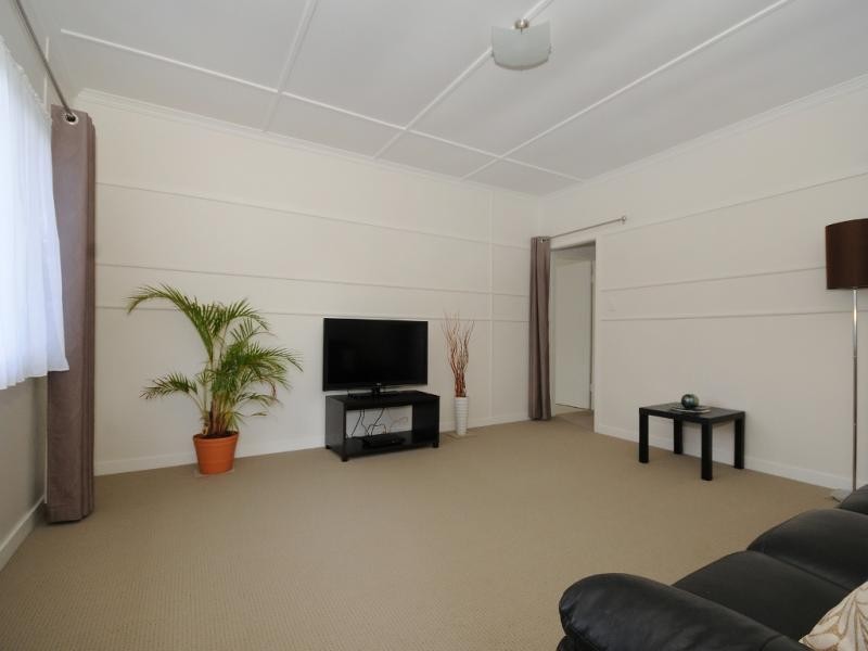 18 Elizabeth Street, South Toowoomba QLD 4350