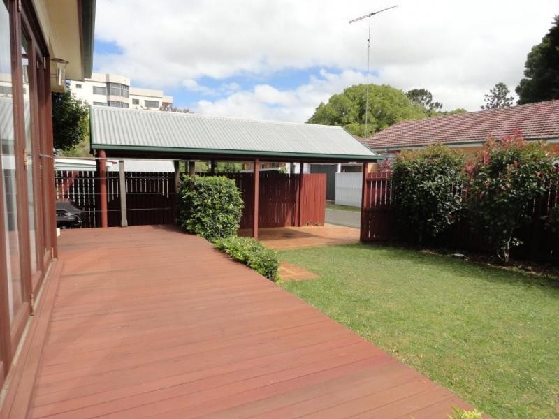 11 Kent Street, East Toowoomba QLD 4350