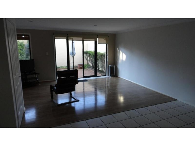 7/73 JELLICOE STREET, Mount Lofty QLD 4350