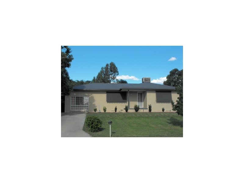 1 Willow Place, Moree NSW 2400