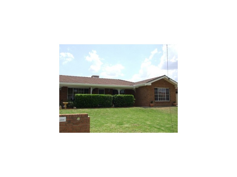 38 Jacaranda Drive, Moree NSW 2400