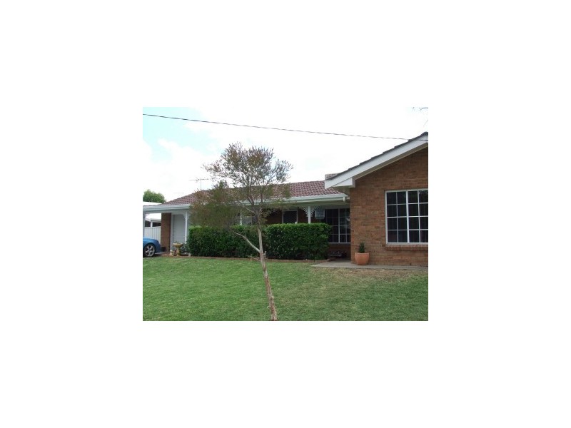 38 Jacaranda Drive, Moree NSW 2400