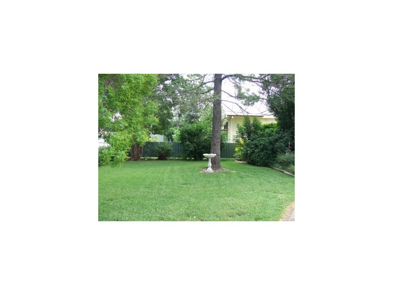 4 Mackenzie Street, Moree NSW 2400