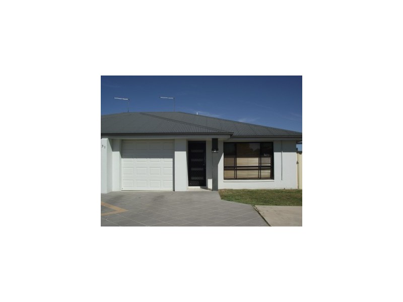 2/ 31 Bohenia Cr, Moree NSW 2400