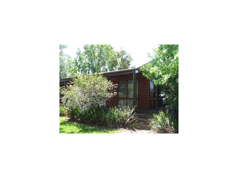 8 Myall Place, Moree NSW 2400