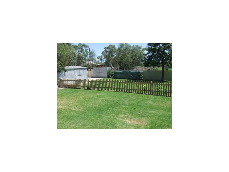 7 Robertson Ave, Moree NSW 2400