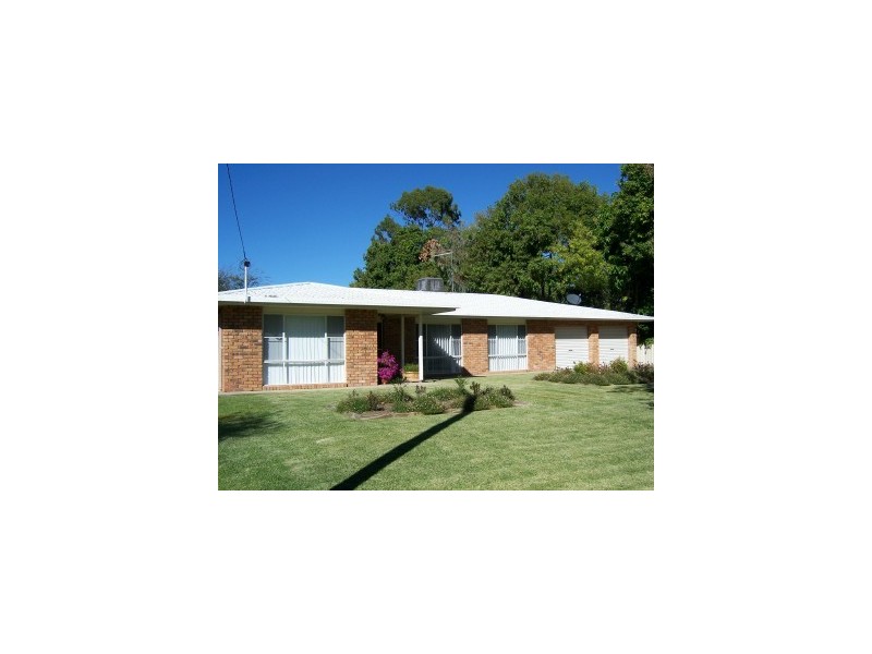 25 Maple Ave, Moree NSW 2400