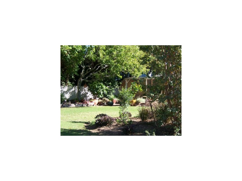25 Maple Ave, Moree NSW 2400