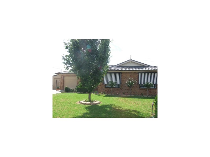 6 Rosewood Close, Moree NSW 2400