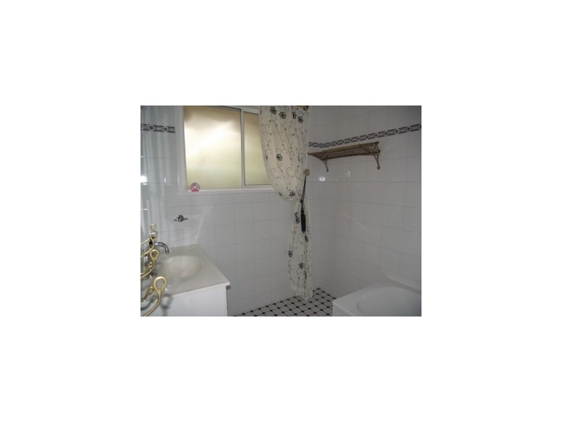 4 Helensvale Avenue, Moree NSW 2400