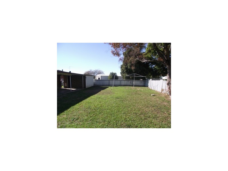 11 Julia Place, Moree NSW 2400