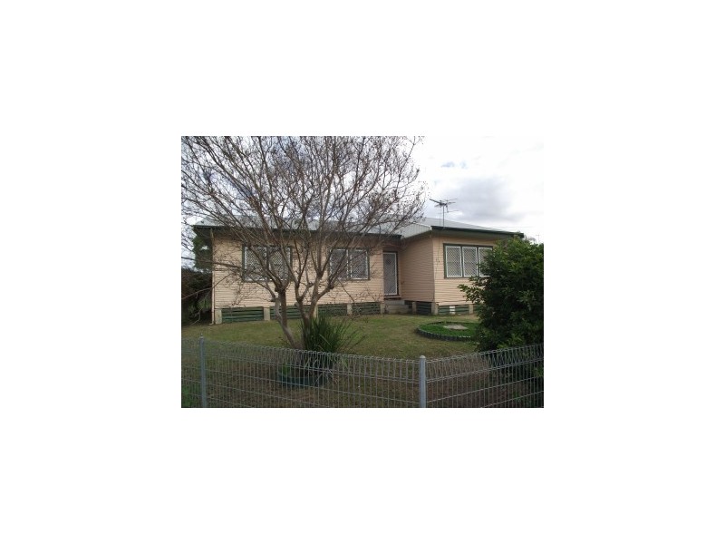 73 Dover Street, Moree NSW 2400
