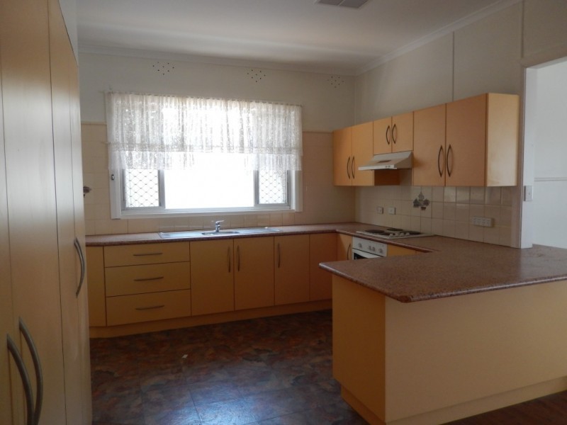 62 Dover Street, Moree NSW 2400