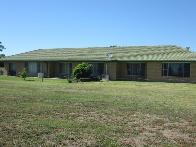 12 Cummins Drive, Moree NSW 2400