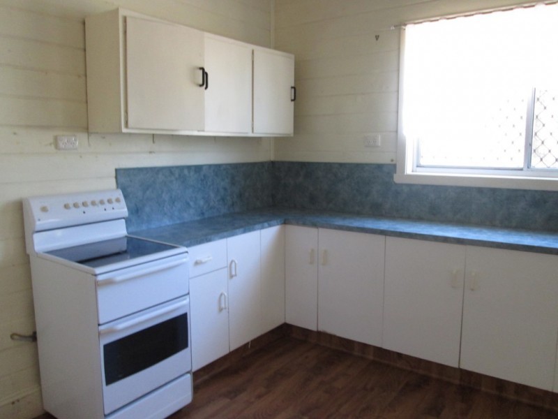 27 Oak, Moree NSW 2400