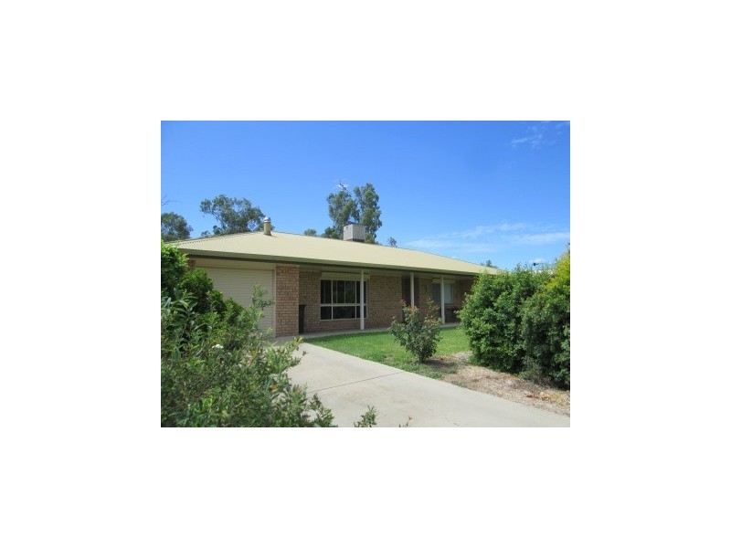 4 Callaille Avenue, Moree NSW 2400