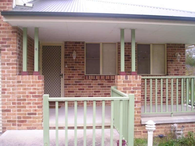 4/14 Addington Road, Hazelbrook NSW 2779